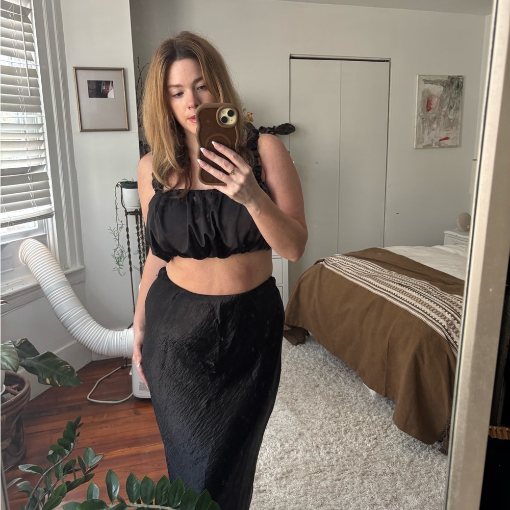 Black bubble crop top tank